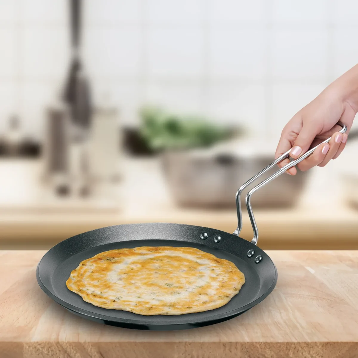 Hawkins Futura 26 cm Non Stick Tawa with Stainless Steel Handle, Induction Tawa Black (INFT26)